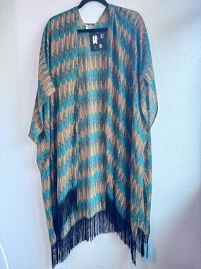 D&Y Turquoise & Tan Feather-Print Wrap. Size OS.